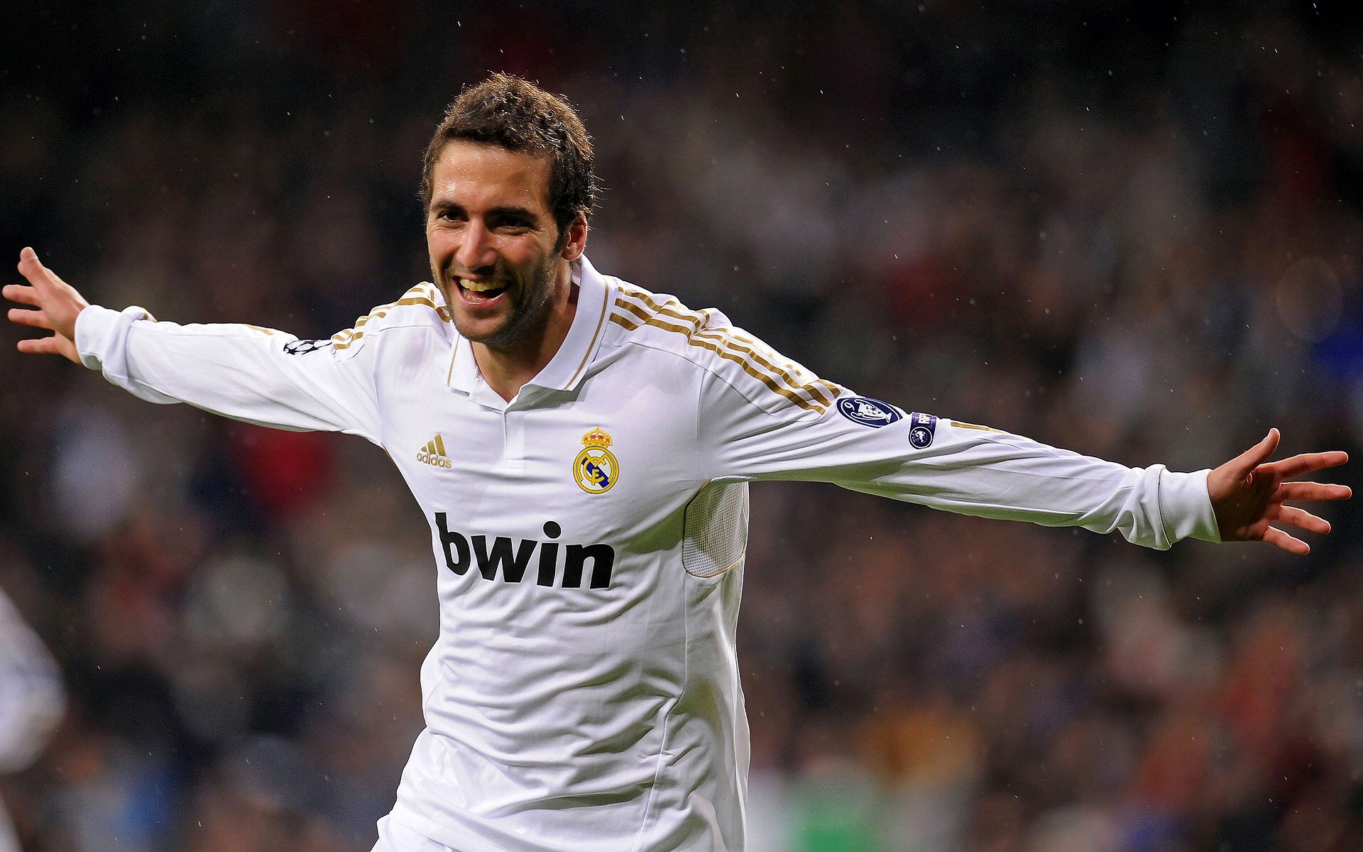 _冬日温泉运动季:享受水景中运动的乐趣_,初冬温泉