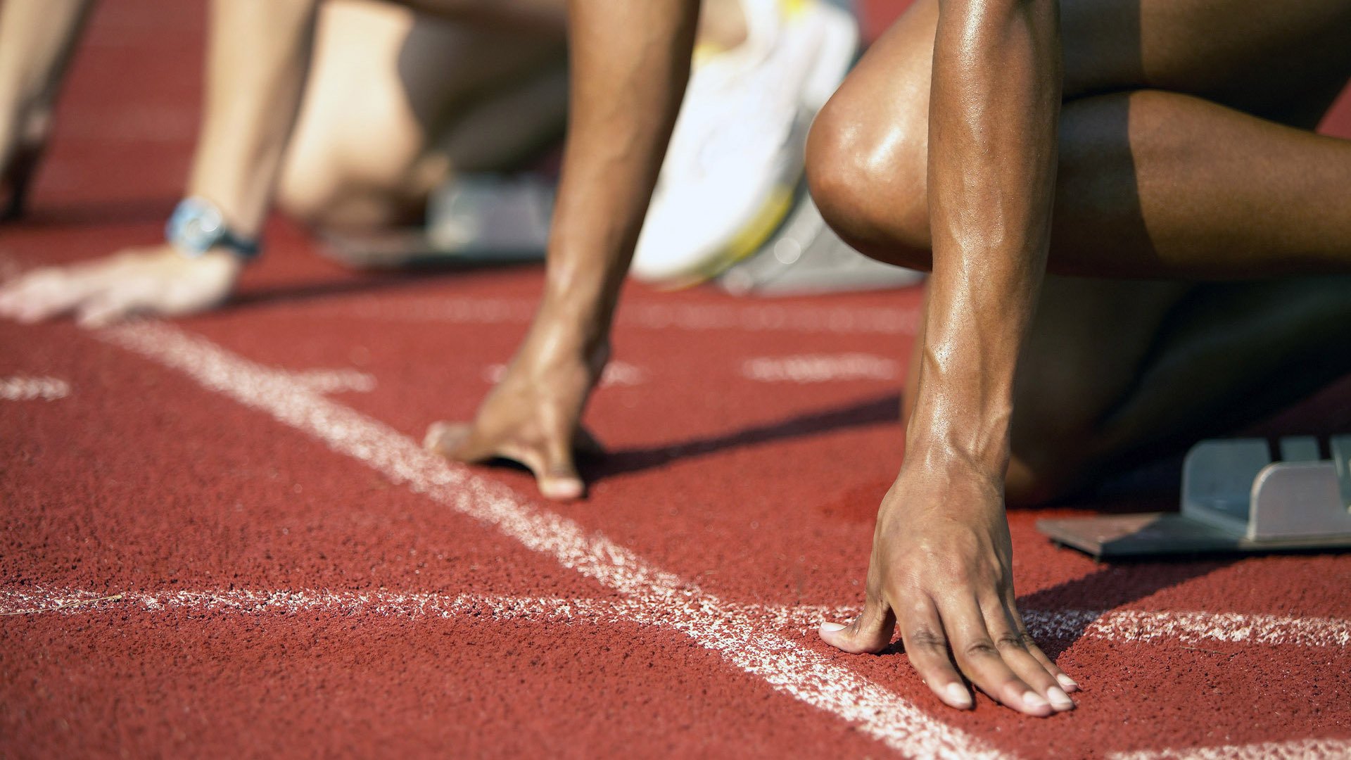 _运动员心理辅导的重要性：赛场内外的心理战_，运动员心里训练应注意哪几个主要问题